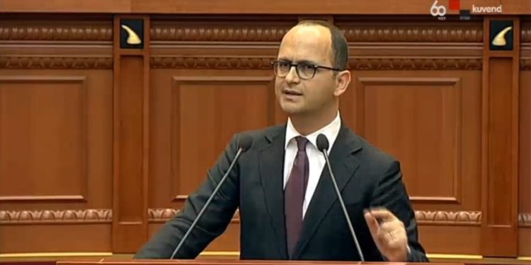 Fjalimi i fortë i Ditmir Bushatit në Kuvend: Mjaft më me oligarkët! (VIDEO)