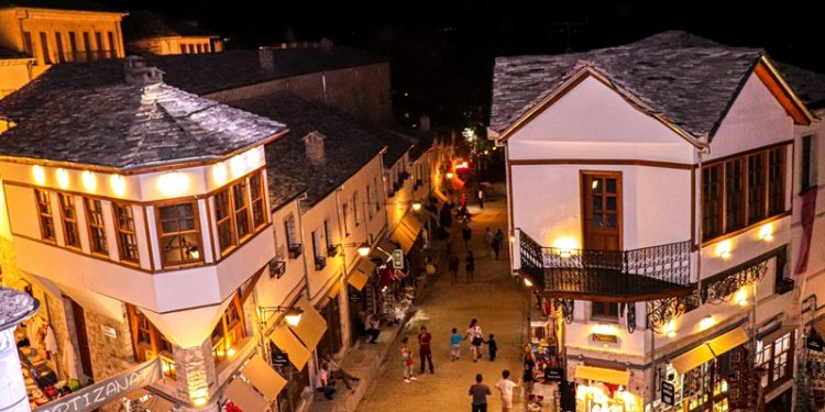 Ka një lajm të keq për turizmin këtë vit në Shqipëri