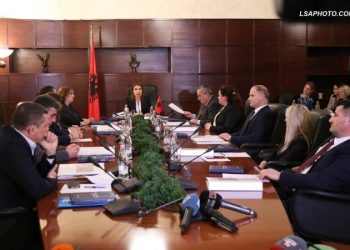 Gjykatat të mbyllura deri në 22 prill