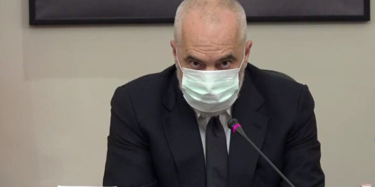 Rama lajmëron lehtësimin e masave: Orari i pazarit 90 minuta, punonjësit mund të lëvizin me makina private