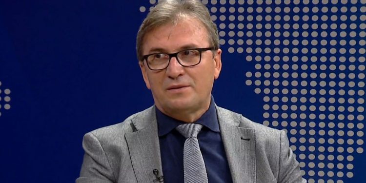 Mjeku i shkruan letër koronavirusit: Kërkuat me çdo kusht trupin tim, më kafshuat e më latë pa frymë