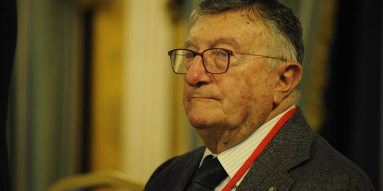 Eksperti italian: Koronavirusi nuk është Ebola, po ekzagjerohet rreziku. S’ka nevojë për vaksinë