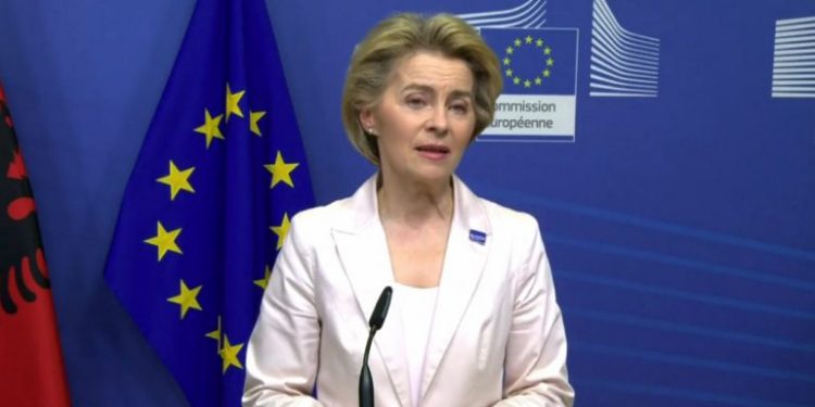 Presidentja e Komisionit Europian: Të moshuarit të izoluar deri në fund të vitit