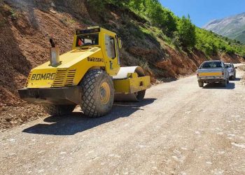 Investim i rëndësishëm për Labërinë, kryhen 53% e punimeve në aksin Salari-Dukaj (FOTO)