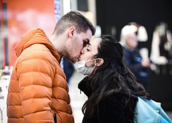 Seksiologu italian jep këshilla për çiftet: Ja se si duhet të putheni këto kohë