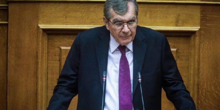 Greqi, vdes nga infeksioni i koronavirusit ish-ministri i Shëndetësisë