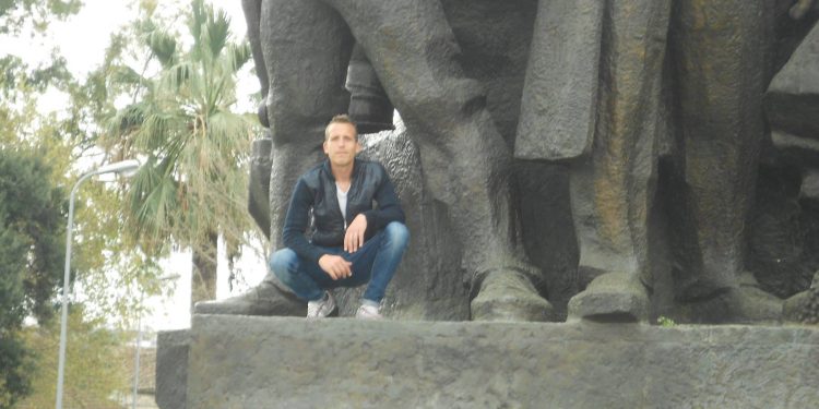 Vajti të merrte rrogën në fasoneri, zhduket në mënyrë misterioze 34-vjeçari