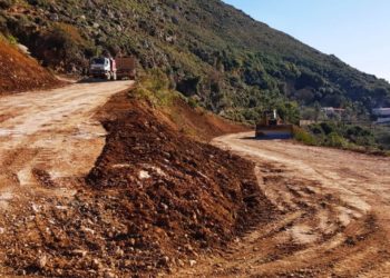 Investimet në jug, vijon puna për rikonstruksionin e rrugës që të çon në Kalanë e Borshit