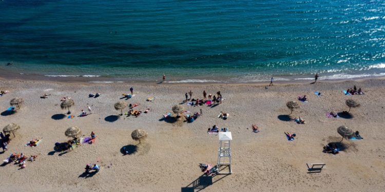 Greqia liron turizmin më 15 qershor, rihapen hotelet dhe rezortet
