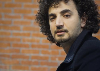 Aktori nga Saranda tregon çfarë i bëri të dashurës: E nxora nga shtëpia në 2 të natës, ia hodha rrobat nga ballkoni! Jam i famshëm unë