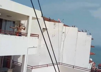 I stresuar nga koronavirusi, burri hedh gruan nga kati i shtatë (VIDEO)