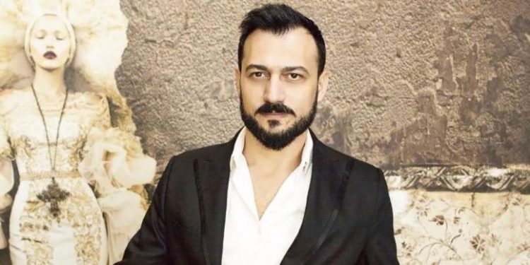 Shau policët “Ju q*fsha gratë e kalamajt”, aktori Ervin Bejleri kërkon falje publike (VIDEO)