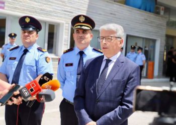 Policia e Gjirokastrës fsheh shifrat e fenomenit të kanabisit? Ja si përgjigjet ministri Sandër Lleshaj