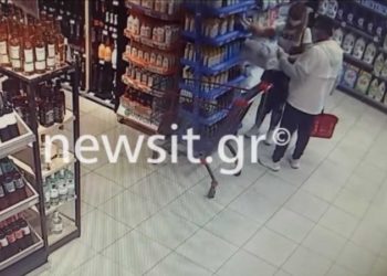 Shihni si vidhnin 4 shqiptarë supermarketet në Greqi, arrestohen nga policia (VIDEO)