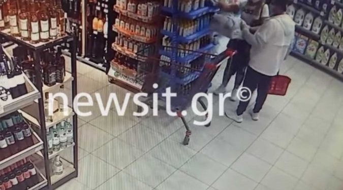 Shihni si vidhnin 4 shqiptarë supermarketet në Greqi, arrestohen nga policia (VIDEO)