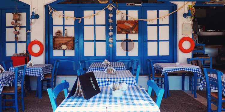 Greqia hap baret dhe restorantet