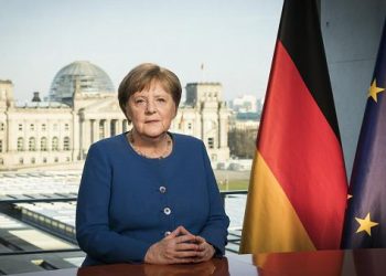 Gjermania hap të gjitha dyqanet, Merkel: Vendim i guximshëm, por të bëjmë kujdes