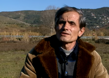 Absurde/ Konsullata greke në Gjirokastër i heq vizën një banori të Sopikut, vetëm sepse tha në televizion se fshati i tij është shqiptar (Kamera e fshehtë)