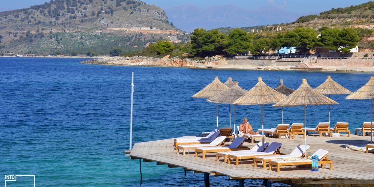 Çmimet e larta, 60% për qind e shqiptarëve nuk munden të bëjnë pushime