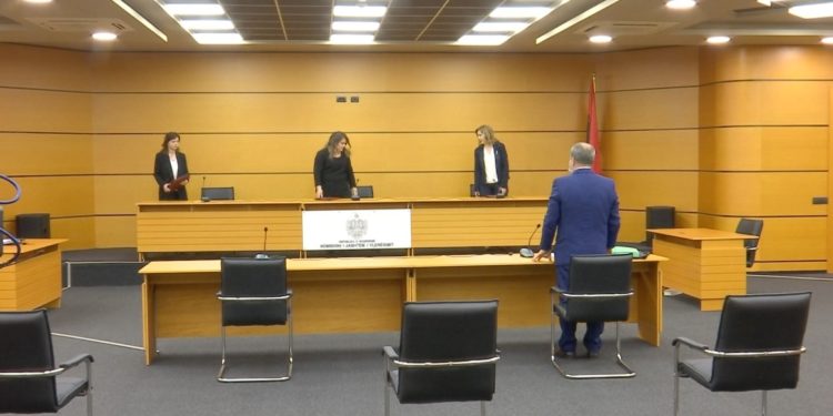 Pasuria dhe gradat, ‘ngec’ në vetting një drejtues i lartë i Policisë së Shtetit