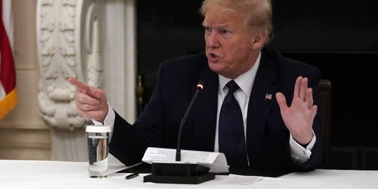 Trump po përdor ilaçin kundër malaries për t’u mbrojtur nga koronavirusi