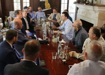 Theu rregullat e koronavirusit, gjobitet dhe i hiqet patenta Lulzim Bashës