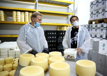 Fondet e Skemës Kombëtare në Bujqësi, Çuçi në Gjirokastër: Mbështetja më e madhe për blegtorinë, aplikimet nisin më 29 maj (FOTO)