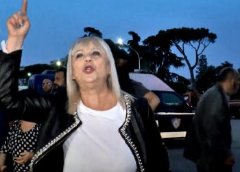 Aktivistja e aleancës për teatrin: Do të pushtojmë Ambasadën amerikane, nëse nuk reagon