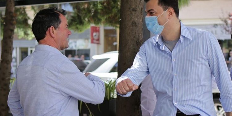 Pse Lulzim Basha ka nisur të nxjerrë këmishën mbi pantollona? (Analiza)