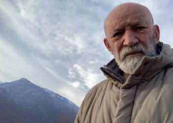 Për çka po protestoni se po dukeni vërtetë qesharakë?