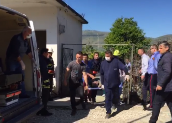 Tragjedi në Berat/ Po pastronin pusin, bllokohen brenda tre persona. 2 të vdekur, i treti rëndë në spital