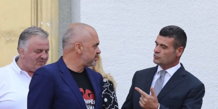 Patozi: Lufta nuk është lojë, o komandant