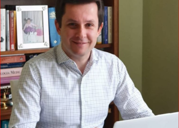 Mjeku i bën thirrje shqiptarëve: Hiqini dorezat, ja çfarë deklaron studimi më i fundit amerikan