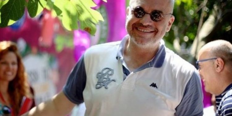 Rama në Vlorë për fundjavë, PD i zë pritë në Fier