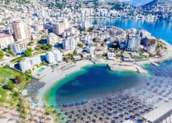 “Saranda, me çmime 20% më të lira. Fati i turizmit varet nga kufiri me Greqinë”