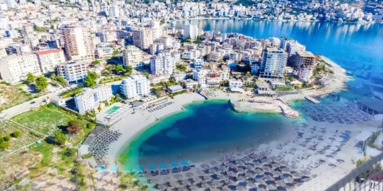 “Saranda, me çmime 20% më të lira. Fati i turizmit varet nga kufiri me Greqinë”