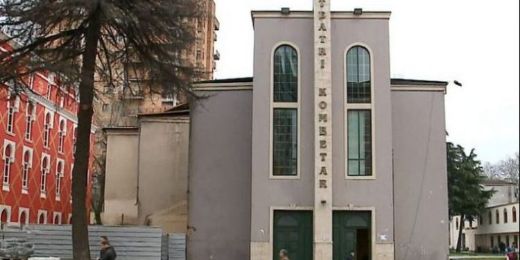 Merret vendimi, Teatri Kombëtar do të shembet