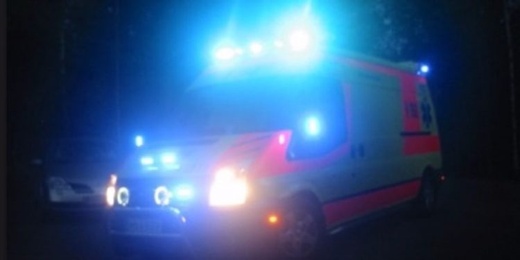 Pas sherrit në familje, i riu i vë flakën vetes me benzinë. Përfundon në spital në gjendje të keqe