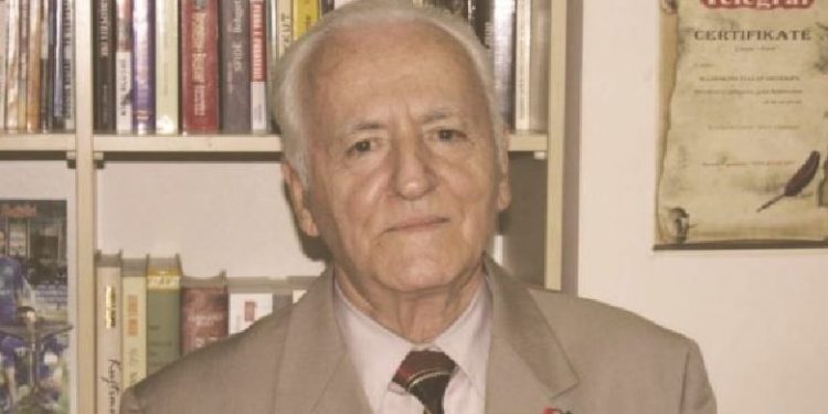 Shuhet në moshën 86-vjeçare studiuesi i njohur Agron Fico, profesori që u mësoi shqip kinezëve dhe amerikanëve