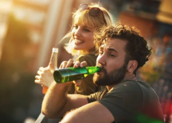 Studimi SHBA/ Ja sa pije alkoolike duhet të konsumojnë meshkujt në ditë