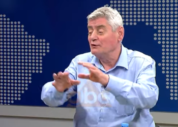 VIDEO perlë/ Dash Shehi i dehur në emision: Gëzuar reformën Baftjar, më vjen keq për kolegun tim Basha