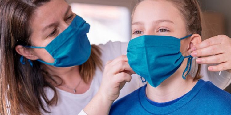 COVID/Këshilla për përdorimin e maskave gjatë stinës së verës