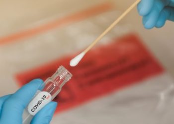 Kujdes, Covid dëmton dhe meshkujt në testikuj