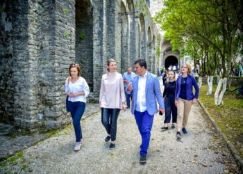 Hyrje falas në muzetë e Gjirokastrës, Elva Margariti nënshkruan marrëveshjen me Flamur Golemin (FOTO)