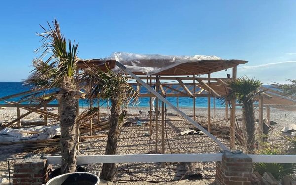 Pas aksionit në Velipojë, IKMT zbret në jug, prishen 11 ndërtime në bregdet