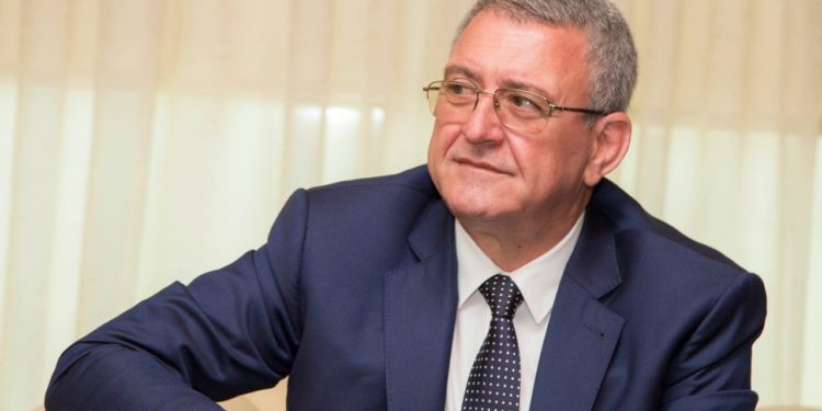 Armand Duka u vendos kusht klubeve të Superiores: Nuk do marrin pjesë në Europë nëse nuk do kenë ekip femrash