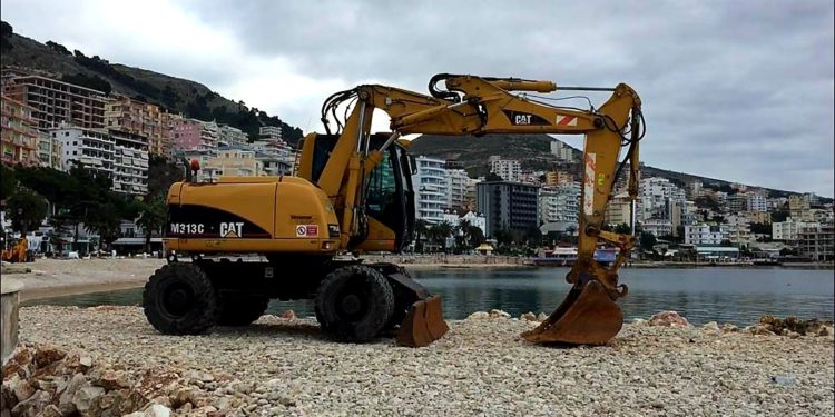 Vëzhgimi/ Si u zvarritën punimet për lungomaren e Sarandës (VIDEO)