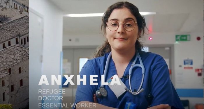 Njihuni me Anxhelën, emigranten shqiptare që është në frontin e parë në luftën kundër Covid në Angli, pacientët e thërrasin ‘baby doctor’