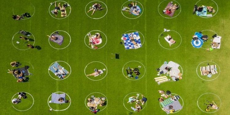 Kini kujdes, ja 10 aktivitetet që ju rrezikojnë nga Covid