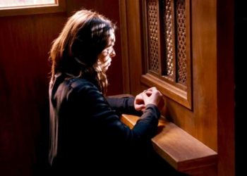 Historia e pazakontë/ Gruaja denoncon ish të dashurin pas lidhjes jashtëmartesore. Shkon në polici bashkë me burrin